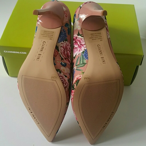 NWT Gianni Bini floral Jilley pumps - Picture 5 of 6